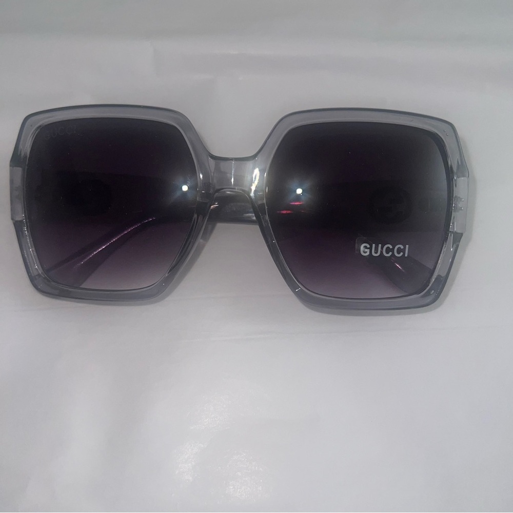 Women’s Oversized fashion Gray Square Sunglasses - Gray Lenses